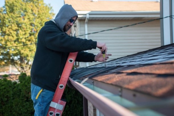 Почему зимняя погода создает электрические риски — и как защититься