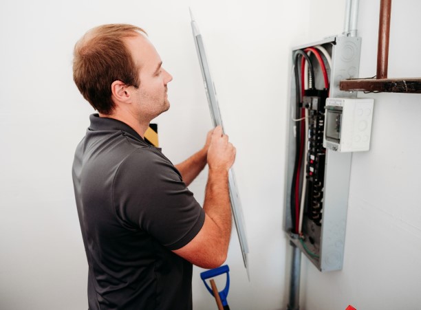 Нужно ли мне заменять старую электропроводку в тканевой оплетке?