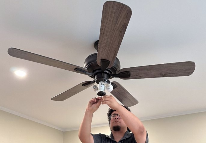 Ваш потолочный вентилятор не работает? Вот что это может означать